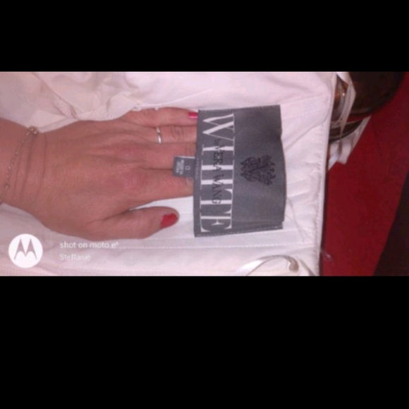 Vera Wang wedding dress and vail - Picture 3 of 3